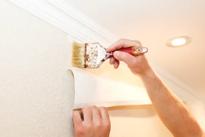 Pose de papier peint à la Châtelaine — revêtements muraux et toiles de verre